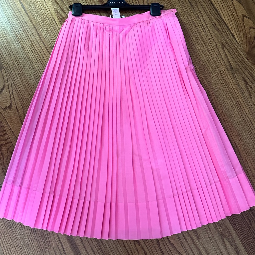 Oscar by Oscar de la Renta silk, pleated, Barbie pink skirt